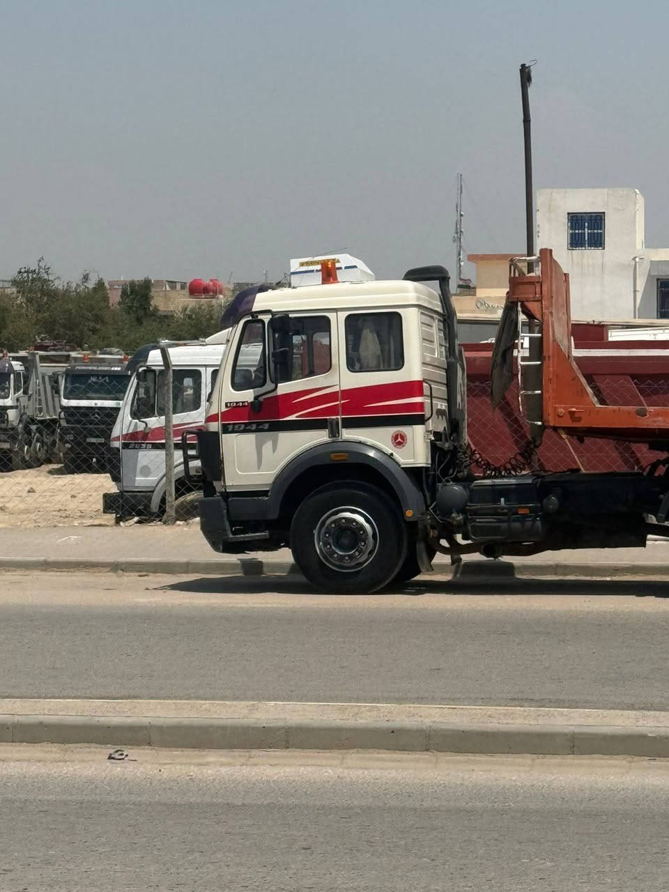 سيارة البي للبيع 1990 مكلف بالنشر
سيارة سبرنك بلادي مبطن بلادي بيه فطر مربوطه فلات 
سنويه ذات جوانب متحركه تبريد فول 
مكينه لا تنقيص ولا تبخير ابيع ويه العربانه
عربانه بلوم 3 دناكير تخم تاير راس وعربانه
السعر 250 وبيه مجال
*********** بس اتصال
*********** فقط وتساب
