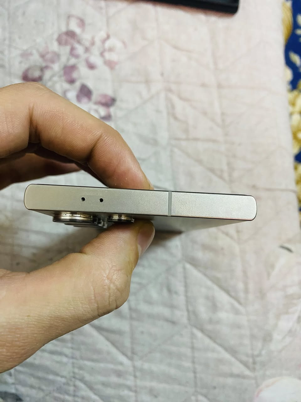 السلام عليكم للبيع جهاز s24 الترا ذاكرة 256جهاز نظيف جدا مستخدم للاتصال فقط نظافة 100٪ بعد داخل ضمان شركة جبال سعر قفل 950  مع كامل الملحقات وكارتونه رجاءا المو شراي لا يتصل للاستفسار ع الرقم ***********
