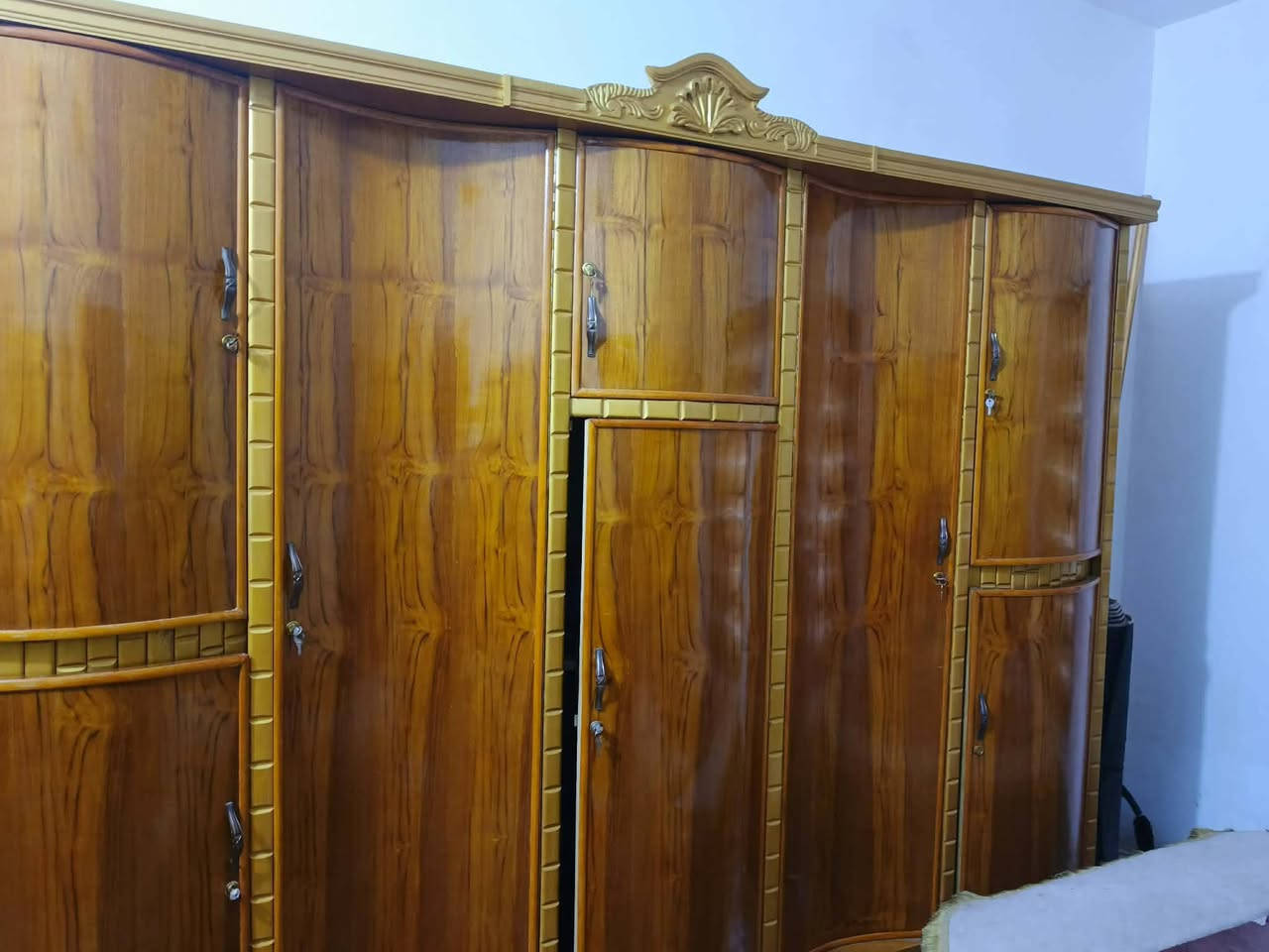 سلام عليكم غرفه نوم صاج درجة اولى السعر 650 وبية مجال ***********
