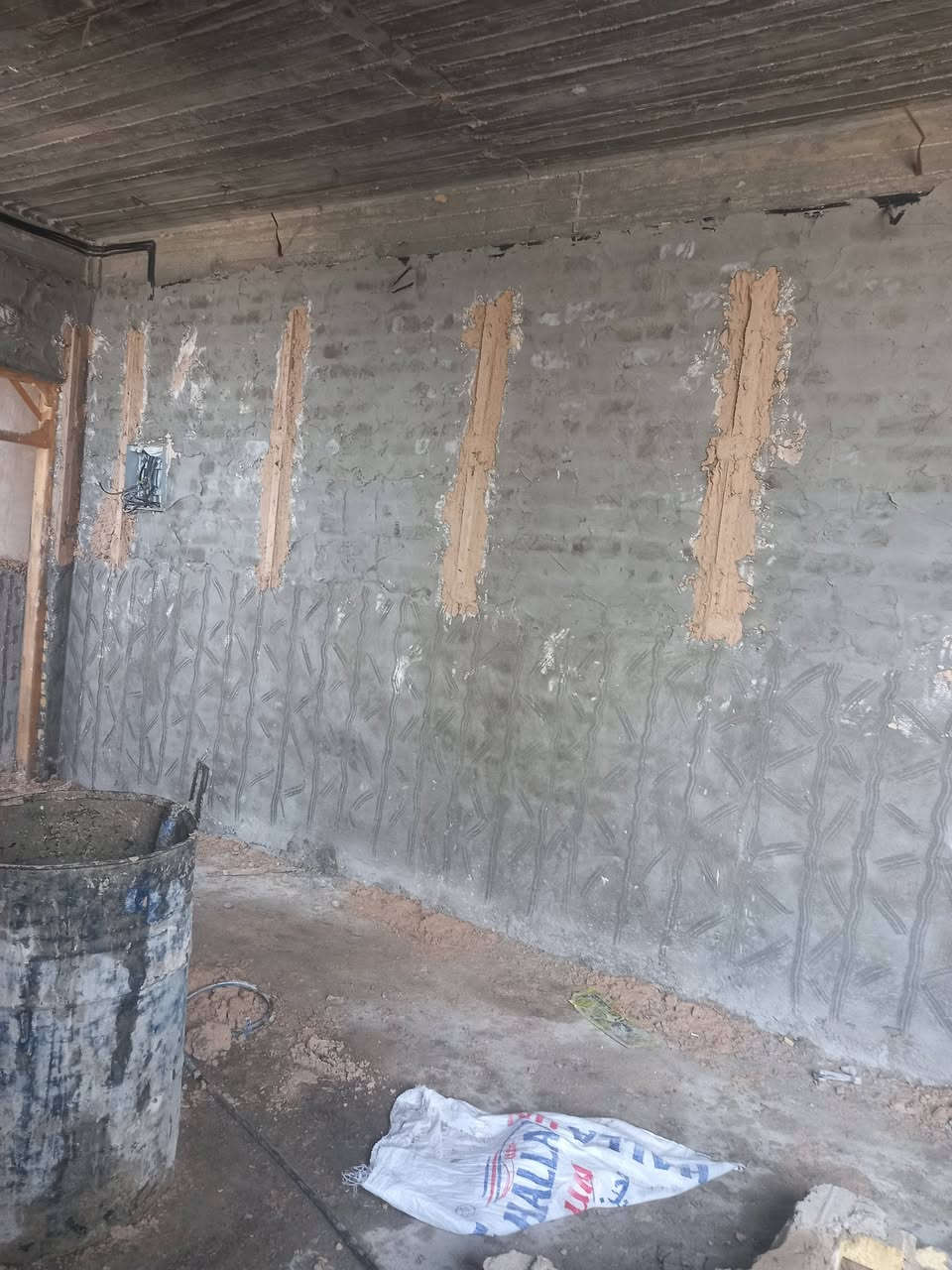السلام عليكم لبخ اسمنت وجص وبؤرك شغل درجة اولي استلام مهندس متفرغ حاليا ***********
