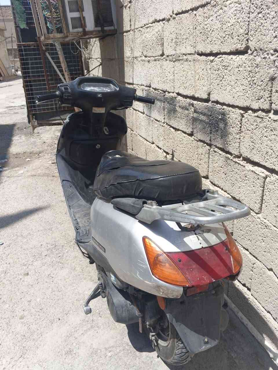سلام عليكم 
سبيسي يابانية للبيع شلعه فول لانضوح لا تبخير كابريتر اصلي مو تجاري نكره سلف وهندر كهربائيات كامله فقط الكيج مال سرعه ميشتغل 
كيج بانزين شغال وهاي نظافته كدام عينكم 
مكينه مفتوحه مره وحده فقط
السعر 350 قفلها من الاخير متحصل بهيج سعر ابد 
أوراقها موجوده كامله
 قفله من الاخير هل سعر لتعاملني 
مكاني بغداد العلاوي 
***********

