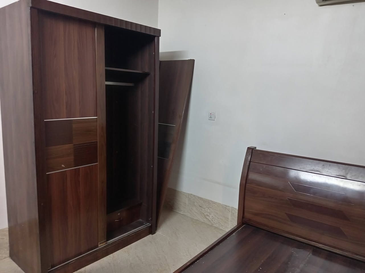 للبيع غرفه شبابيه نفر مع سرير وكنتور اطفال وسبلت


**إذا كنت صاحب هذا الإعلان وتريد حذفه لأي سبب، رجاءا أرسل رسالة إلى الدعم الفني**