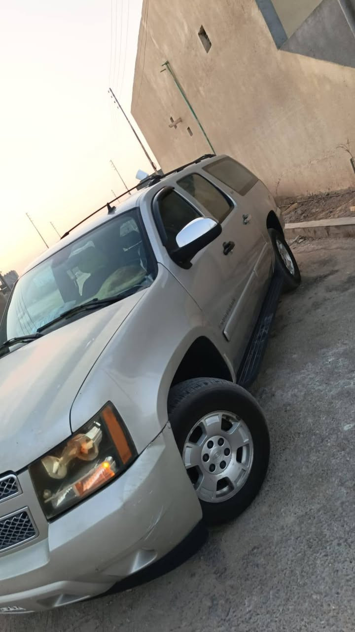 ادوات ادوات العنوان البصره شط العرب 
التواصل ***********
تاهو فول مواصفات LTZ كصه وحده قماره 
سوبربان محرك 8V
كير ومكينه خير من الله 
حداديه 80 بالميه 
كشنات كهرباء 
تبريد فول للاخير 
فتحه وتخم تاير جديد 
سياره مرتبه
