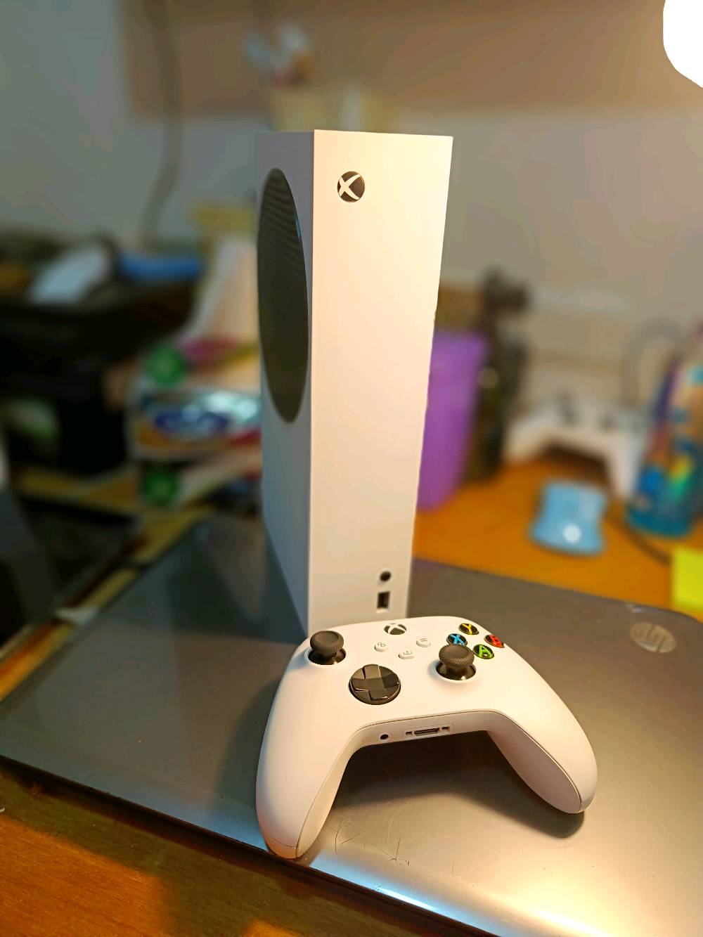 جهاز اكس بوكس سيريس اس انتاج حديث اخوان مو الانتاج القديم الجديد مالته هسه ب ٤٧٥ الف ايبيعوا 
جهاز نظافته جديد صاله عندي تقريبا ٥ اشهر استعملته قليل كلش وضميته ويا غراضه البلاديه + بطاريات ثنين للجوستك وشاحنتهن
السعر ٣٦٠ الف
العنوان بغداد الزعفرانيه