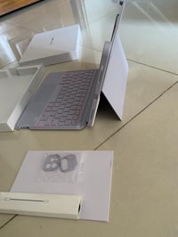 كيبور وحافظه بنفس الوقت ايباد حجم 11 انش  وينفصل مغناطيس ضوئي بلوتوث ج...