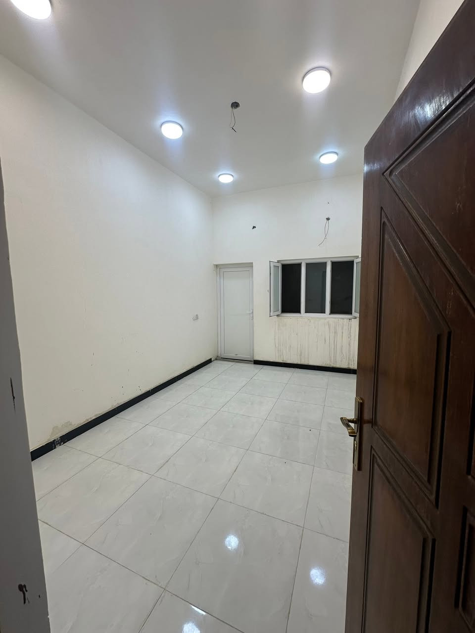 الايجار بيت البصرة محوله الزهير
غرفتين صاله ديوانيه مطبخ صحيات طارمه
اجار500الف ***********📞
