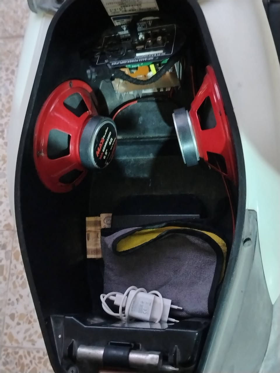 سلام عليكم
دراجه فله ياباني 

دراجه نازلة من الرمبه جديدة 

مكفولة من كلشي كهربائيات مكينه كفرات 

دراجه دهن موتل 

بانزين محسن 

عليه دمام ب75

السعر 1150

مكان بغداد سيطرت الشعب السريدات

***********
