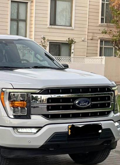 سلام عليكم زوج لايتات اصلي و شباك اصلي  للبيع 
$٧٠٠ كلها

***********
***********
