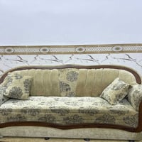 مكلف بل نشر تخم مستعمل قليل شرط الاسفنج المقاعد والضهر بعدها جديده  خم...