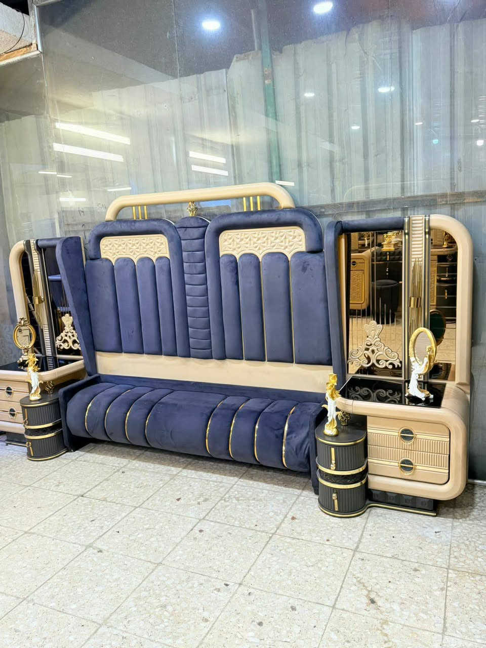 ✨ غرفة تركية  مودرن ✨
 نظام أبواب 9قطع بروفايل فاخر
سرير ضهر بلوك بمخزن عملي
جام برونزي أنيق
قماش وتر بروف أصلي 
نضافته ٩٥/💯
🚚 شد ونقل مجاني داخل بغداد
توصيل للمحافظات بأسعار رمزية


**إذا كنت صاحب هذا الإعلان وتريد حذفه لأي سبب، رجاءا أرسل رسالة إلى الدعم الفني**