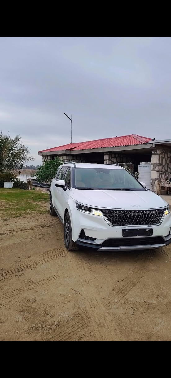 سلام عليكم للبيع كيا كرنفال 2023 كفاله عامه ماشية 60.000 رقم واسط بأسمي  مواصفات معروفه رادار مثبت سرعه ابواب كهرباء تبريد بيانو 3قطع شاشه كلها لمس دبل كامرا دبل داش كام غراضها كامله  وهواي مواصفات  للأستفسار ***********1
