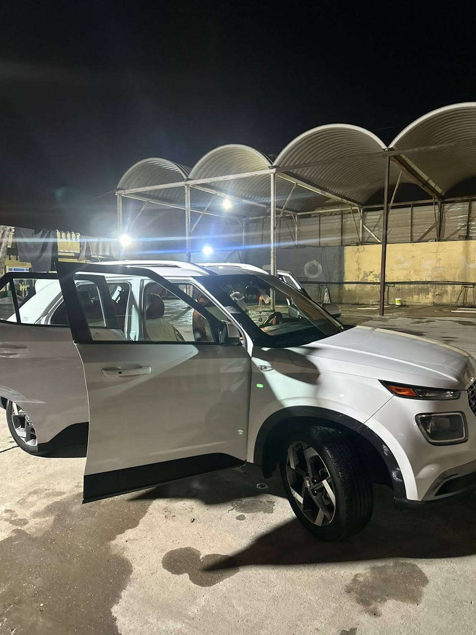 السلام عليكم 
#مكلف #بالنشر 
سيارة هونداي فينو موديل ٢٠٢٤ رقم بغداد  
مكان السيارة ناصرية المركز الحبوبي 
مداور ثاني يوم 
السعر ١٤٠ وبيها مجال بعد المعاينة 
استفسار اكثر الاتصال على صاحب السيارة المباشر 
الحاج ابو فرح *********** يوجد واتساب
