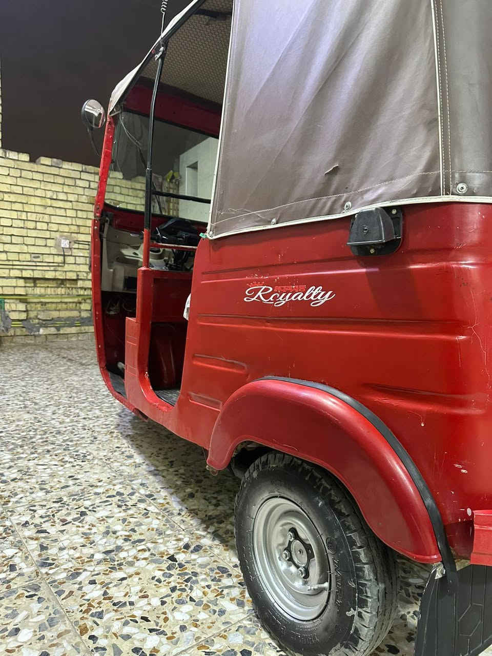 تكتك للبيع موديل 2018شهر 10 رقم وسنويه نكليوي شراي يتصل على رقم ***********
