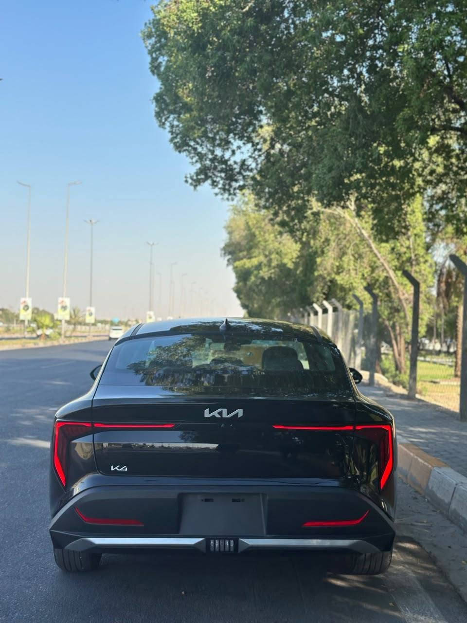 كي فور 2026 
لون اسود ملكي 
سياره تخبل 
ماشيه  4000 زيرو 
تبديل جاملغ وبنيد بدون دواخل 
شاصي لغد مكفول شرط سونار 
سياره احله من الصور 
مواصفات معروفه 
شاشه متصله 
بصمه تشغيل وتشغيل عن بعد 
رادار وتوقف ذاتي وكامره 360 
نقط عمياء 
لايت وبكلايت لد 
وباقي المواصفات المعروفه 
مكاني بغداد 
السعر 150 
***********
