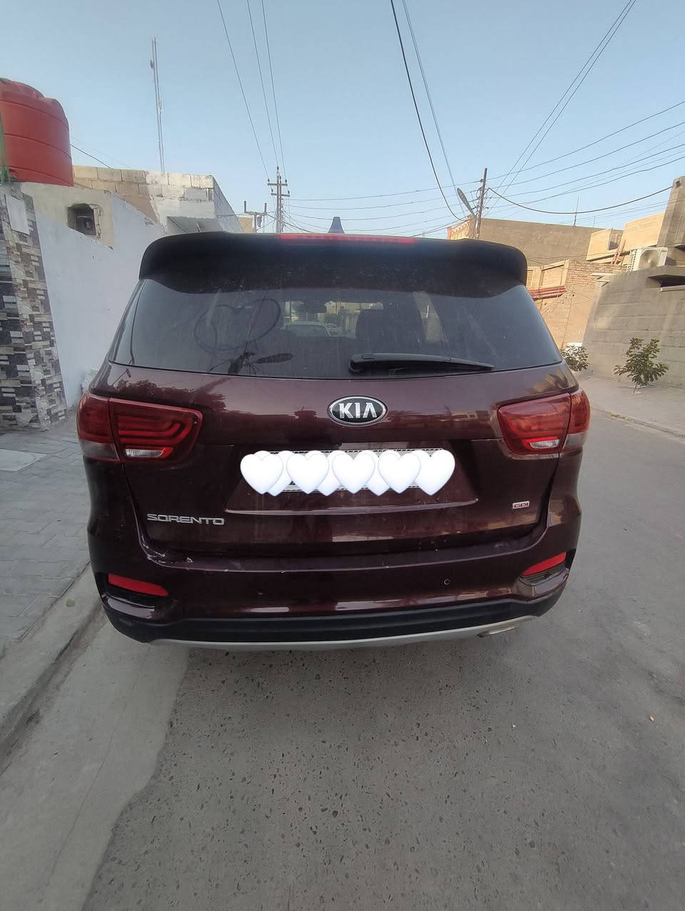 السلام عليكم سورنتو للبيع موديل 19
مكينه 4 سلندر 
امريكي حادث باب الصدر مبدل شركه تجي وتفحص بعينك 
لسياره حلوه ونضيفه مامتعوبه 
منضومه زنون كامله 
7 راكب 
تبريد قطعتين 
كما موضح بل صوره 
الاستفسار ***********
