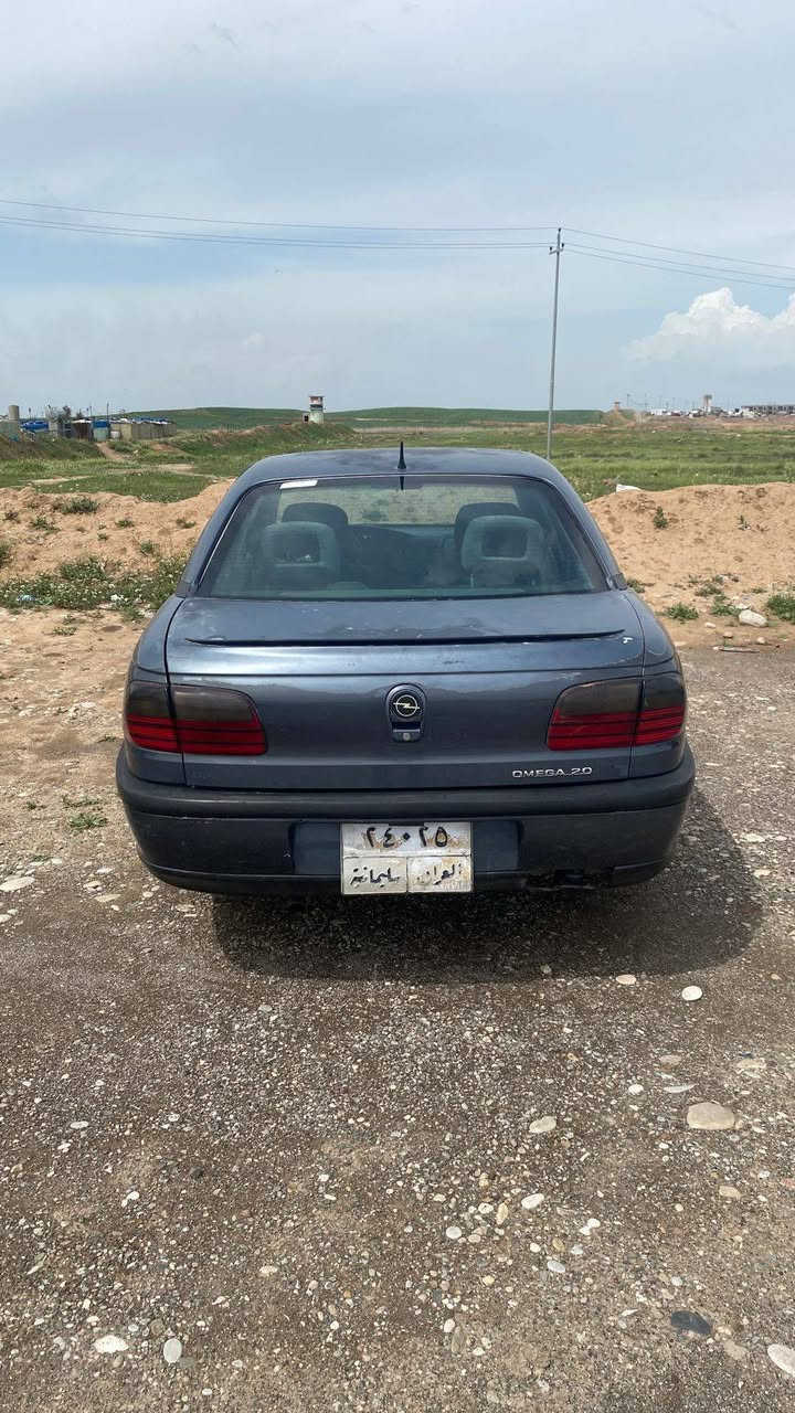 سلام عليكم اوميكا بزون 97 سيارة جاهزه تبريد تتفئه  عل بلاد شرط التحول رقم مميز مكان كركوك *********** سعر 44ورقه
