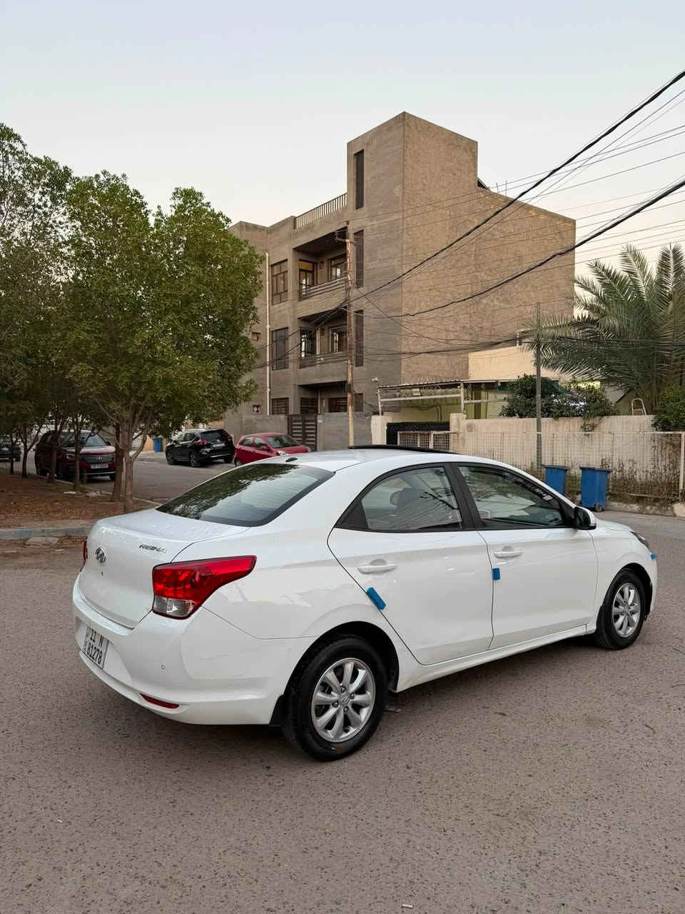 بسم الله توكلنا على الله
هيونداي رينا 2020مكفوله من الصبغ والتبديل خليجيه
رقم بغداد دولي باسمي وهزه وسنويه جدد لل 2031
مواصفاته
فتحه سقف
شاشه ايباد 
كامره 
حساسات
تبريد ثلج 
مكينه ١٤٠٠ دبل قطره مثل مال ريو
كير at  المرغوب والقوي
سياره اقتصاديه عمليه نشطه
ملاحضات

بيه بارد داير الجاملغ الخلفي من الصفحتين فقط
السعر 99 ورقه 
***********
مهدس عبدالله
مكانه الكرخ حي الجهاد
