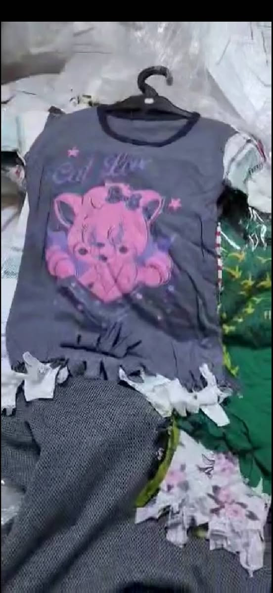 تراك والدي وبناتي 
العمر من 4 ل 11 سنة
يوجد جميع الأوان


**إذا كنت صاحب هذا الإعلان وتريد حذفه لأي سبب، رجاءا أرسل رسالة إلى الدعم الفني**