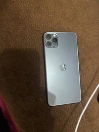 ايفون ١١ برو ماكس • بطارية مبدلة • نضيف