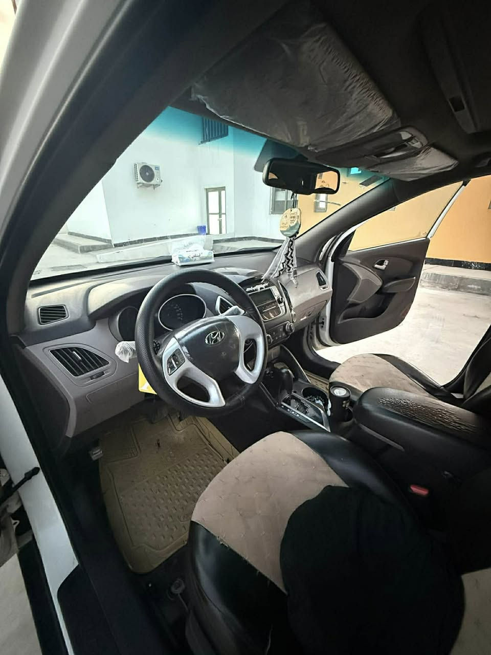 السلام عليكم توسان موديل ٢٠١٢خليجي بيه قبق الجنطة فتحة سقف نظيفه السيارة عارضيهه 140وبيها مجال مكاني اليوسفية وهذا رقمي *********** بي واتساب وصور السونار موجودة
