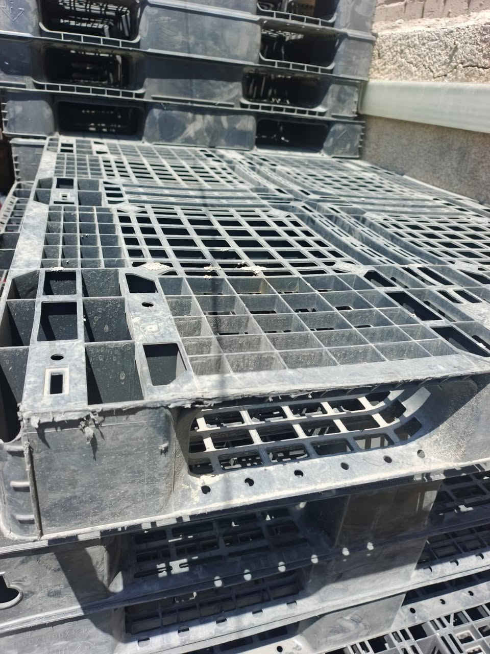 سكيب 130x110 الوزن 9كيلو العدد 70 قطعه السعر 11الف مطروح مكاني بغداد الطالبيه ***********
