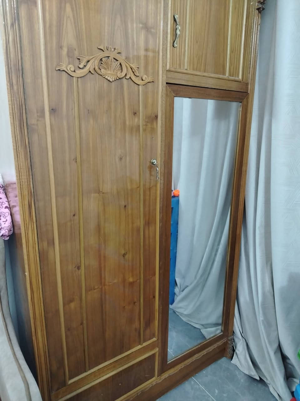 كنتور زاويه صاج اصلي ثكيل وجديد كانو ما مستخدم باب صغير بي قفل وباب كبير مقسم من الداخل ومجر
ومرايه تدور وراها تعلاكات للملابس يعني متكامل من كل شي والله لان مايكفي وي تخم ضطريت ابيع سعر ب١٧٥ العنوان الحريه حي السلام


**إذا كنت صاحب هذا الإعلان وتريد حذفه لأي سبب، رجاءا أرسل رسالة إلى الدعم الفني**