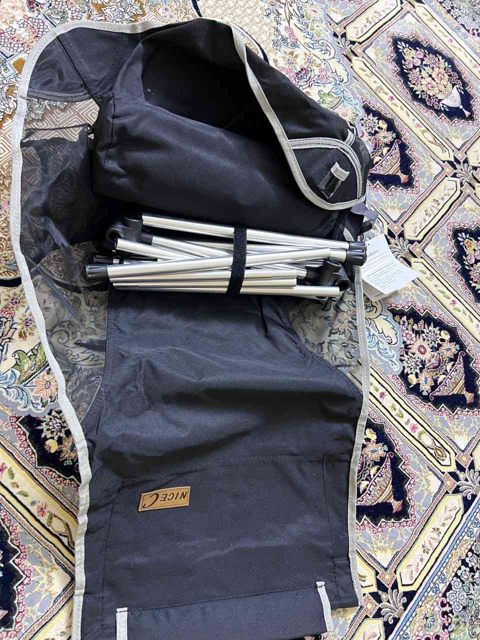 السلام عليكم
متوفر زوج كراسي سفري
ينطبكن يصيرن جنطة صغيره 
قطع مرتبة وجدد
سعر التك ٢٥،٠٠٠ 
توصيل موجود
***********
