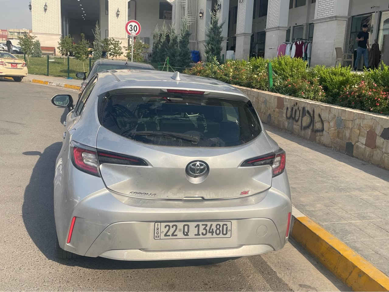 Toyota Corolla 2024
فروشتني خيرا 
سيارةكة ياباني   وارد كةنةدي
مواسفات se 
بي سبغ بي ايرباك 
مواسفات 
رادار/فوليوم /حساس /
سوپر جارج/بسمة/…..هتد  
عيبةكاني  بستةك ساردي هةية لة
چاكلغي پشت سةكن / جةمپةك دواوة بي ژوري بةشةرت
زمارةي واتس اب ***********
مجاليكي كةم. تي داية  كةر مشتري نيت تكا دةكةم تيل مةكة بو سعر پرسين أربيل, العراق
