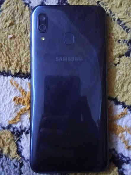 سلام عليكم لبيع A30 جهاز نضافة 100 بل 100 مكفول من عطل وتصليح سعر 75 نهايتة قفل شراي يجي خاص لو يتصل *********** بغداد
