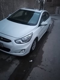 اكسنت ٢٠١١ • ١٦٠٠ • صبغ خلفي