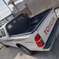 هايلوكس ٢٠١٥ • اوتوماتيك • محرك وكير سليم