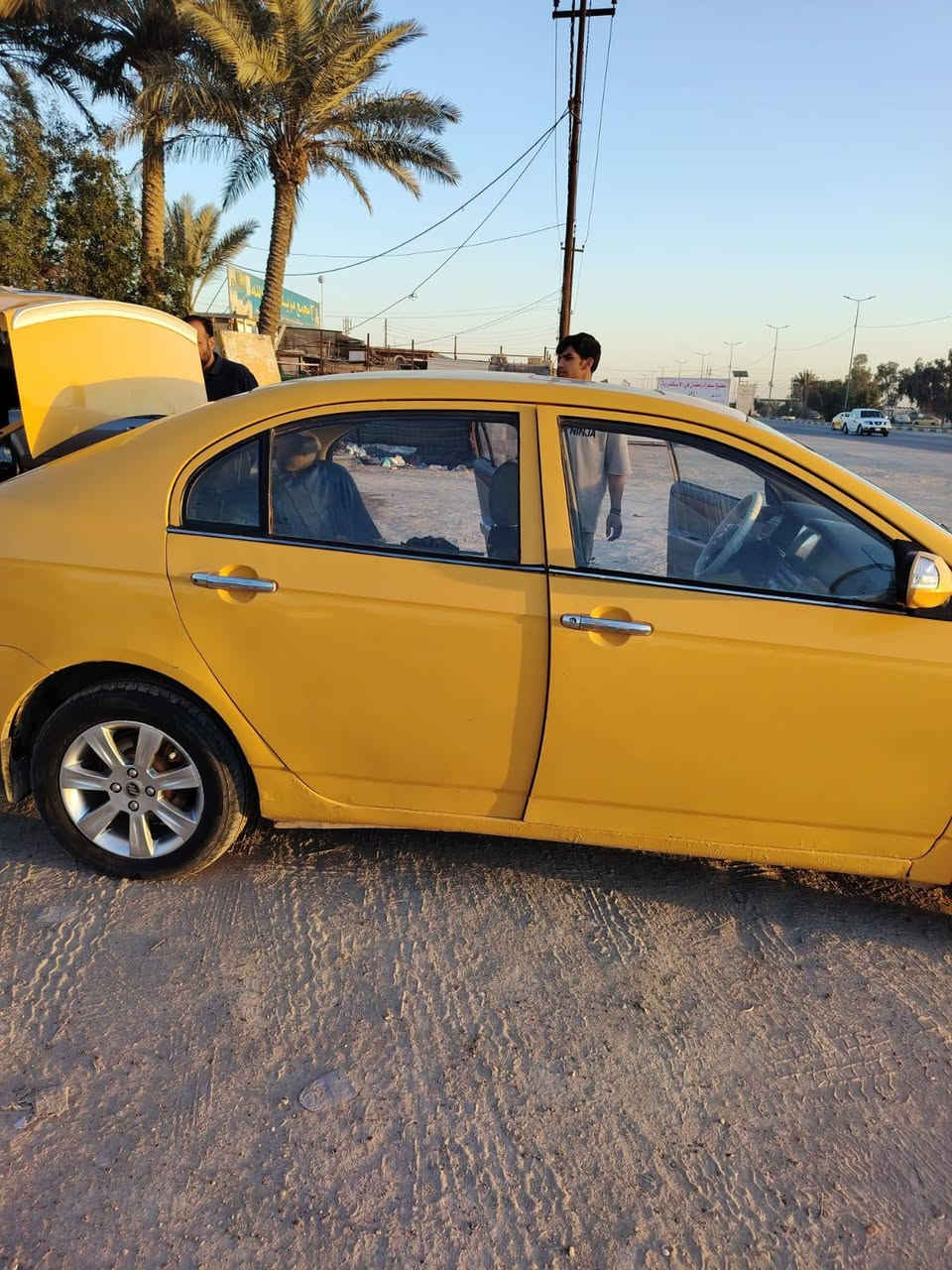 ليفان 620
موديل 2013مكينه كورله 
عليها غرامه 400الف عراقي 
مصفره هيئه مكان بابل سكندريه 
رقم الجهاز ***********
