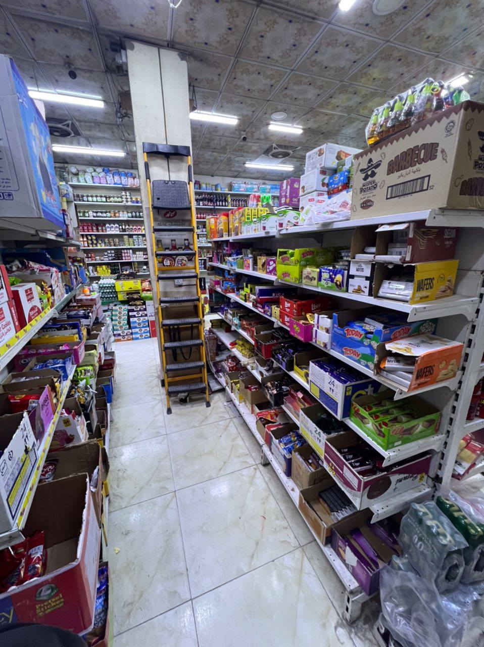 اسواق للبيع في كربلاء الجاير 
السلام عليكم اسواق للبيع مساحه 70 متر مربع اسواق كامله وجاهزه من كل النواحي تحتوي على 11 براد عمودي خاصات بالمحل وثنين شركات ببسي بغداد وكولا يعني المجموع 13 وبطحيات اربعه وثنين شركه +منظومه كامرات متكامله كهرباء وبدون كهرباء شغاله على مدار الساعه +عارضه جكاير ومعسل +اعلان ضوئي +مولده 30kv
(الاسواق شغاله وخير من الله سبب البيع ظروف مرضيه لغرض زراعه كلى) 
العنوان الجاير شارع الزوار الاربعينه 
للاستفسار اكثر ***********
