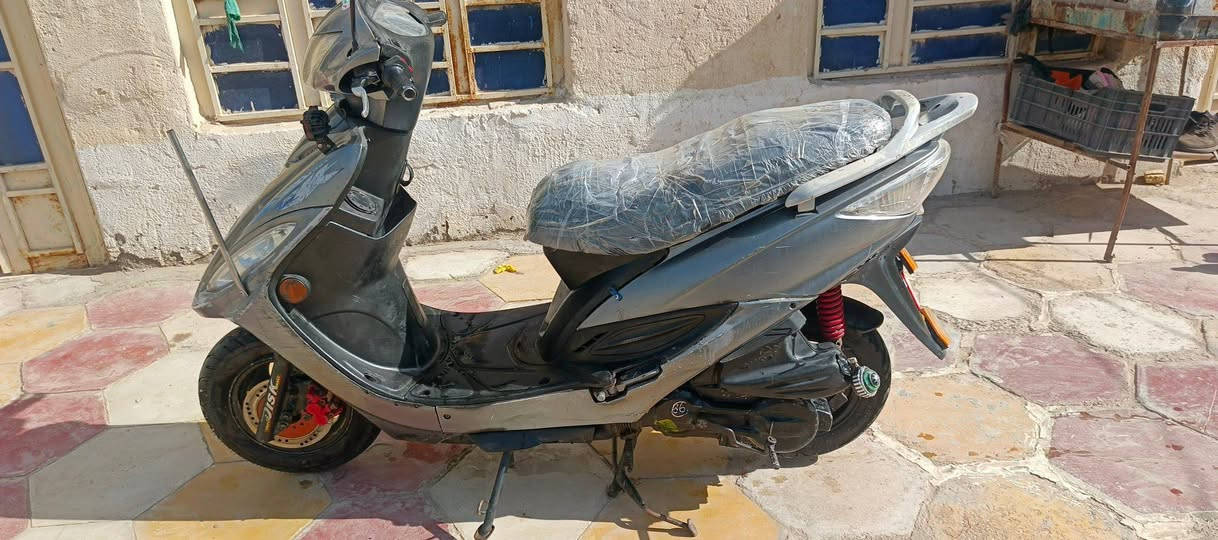 جي فور 
دراجه حلوه ومرتبه طافيه 
تجفيته جديده بس ولفاته تعبانه فقط تسوي ولفاته نكره ترجع مالي خلكه ابيع هلموجود 225 الف مكاني بلدوايه ***********
