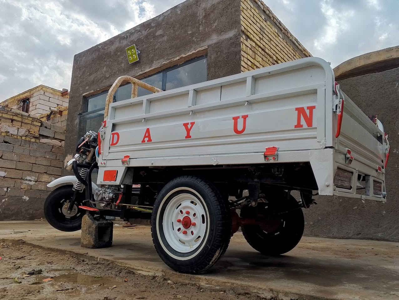 ستوته للبيع اوراق كامله مديل 2013تعمير كله جديد مانقصهه برغي مكينتهه جديده مصبوغه صبغ حراري شاصي او بدي نكره سلف مكاني شطره ***********
