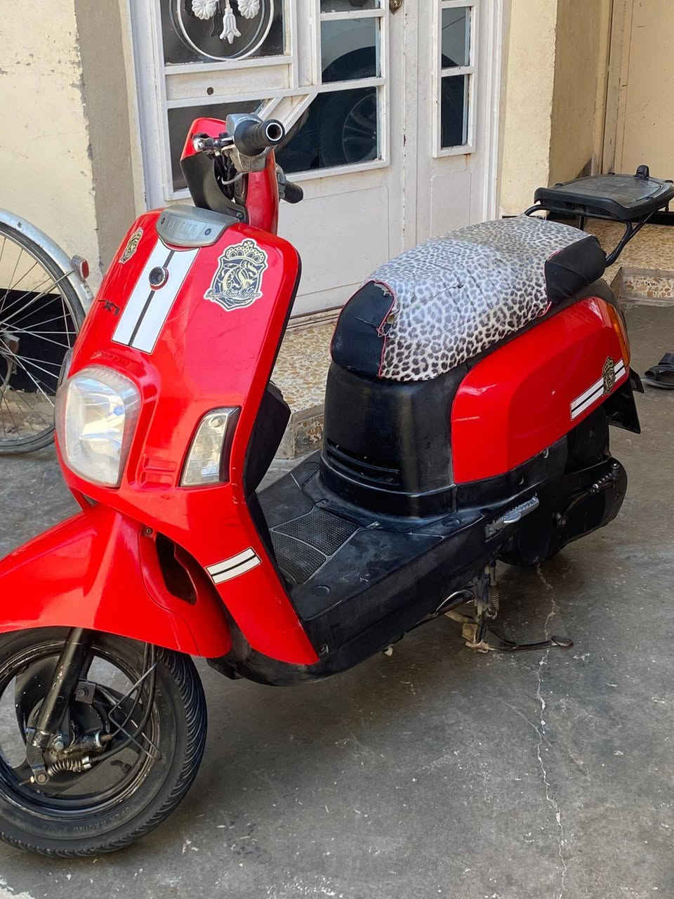 سلام عليكم دراجه باوليس لبيع دراجه نضيفه فول محرك مامفتوح  نظافته من كل شي نضيف ب 500وبيه مجال العنوان بعقوبه لمفرك ***********
