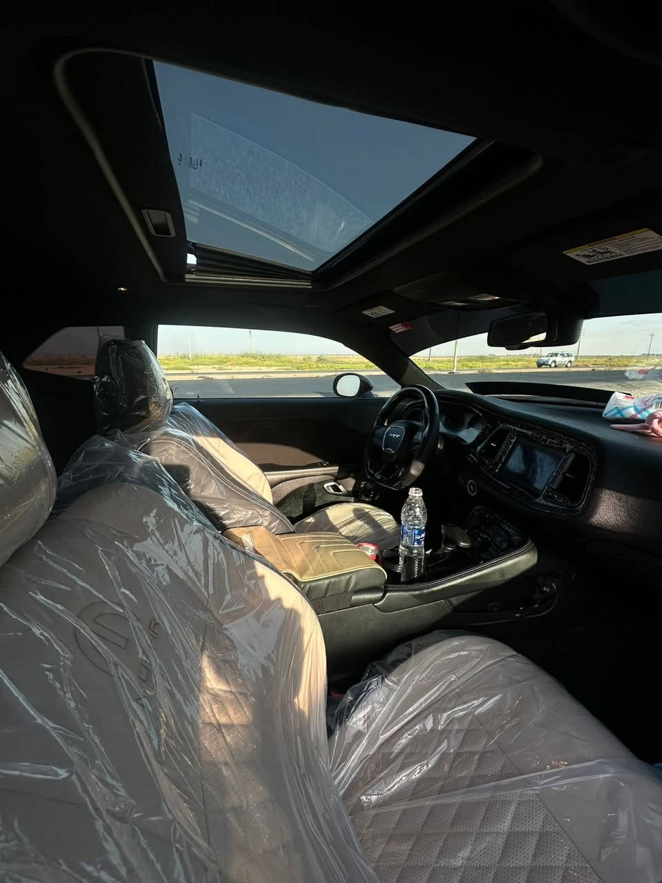 السلام عليكم
جالنجر 2023. (Gt)
مواصفات:
فتحه سقف 
رادار خلفي
كار بلي
كشن كهرباء
مثبت سرعه
زر سبورت
سست صوت الباين
عليها اضافات هواي  داخل فورجد شنايزر
كشنات بيجي   عليها كزوز صوت
عيون الشيطان متغير دوس وشقفه وبرده جامه خلفيه

نص بنيد ودعاميه  بلادي ومرشوش وجاملغ مبدل لون
السعر ٢٢٠ الرقم *********** 
صور الحادث موجوده
