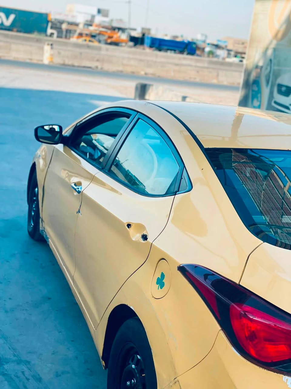النتره ٢٠١٢ أمريكي مكينه ١٨٠٠ دوش عوزها بس صبغه
مكينه وكير وتبريد ودوشمه كلها كامله 
سعر ٧٥ وبيها مجال بسيط 

‭***********‬
