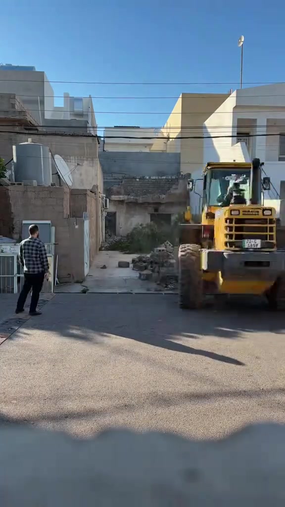 السلام عليكم ..نشتغل جميع الاشغال تفليش صبات+حيطان..تنقير جص او سيراميك فرش تراب+زميج+تيكله.لبخ سمنت بناء صب ارضيات صبغ بيوت ..تقليم الحدائق وقص الثيل وترتيبه.اي شغل عندك وبسعار مناسبه. للاتصال او واتساب ***********
