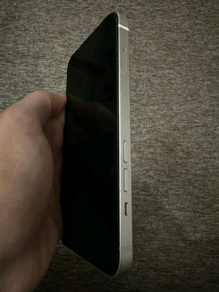 السلام عليكم
ايفون 13 عادي 
الذاكرة: 128GB
اللون: أزرق
حالة الجهاز: نظيف جداً
الكاميرا: ثلاثية بدقة عالية
الشاشة: Super Retina XDR
الجهاز شغال تمام وما فيه أي مشاكل
معه كرتونه وشاحن + باك ولزقه
السعر  220 
0775357156 تواصل واتس


**إذا كنت صاحب هذا الإعلان وتريد حذفه لأي سبب، رجاءا أرسل رسالة إلى الدعم الفني**