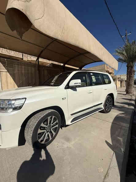 لاندكروز 2018 vxr 5700  السعر 565 مكفولة *********** مكاني فلوجة
