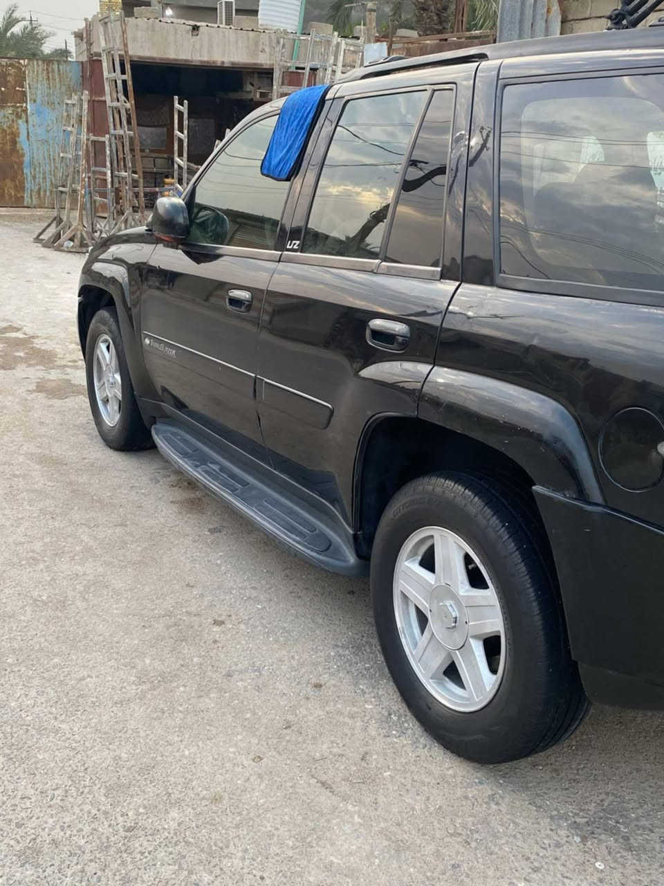 بلايزر ٢٠٠٢ للبيع رقم بصرة العنوان بصرة كرمة علي هاتف***********
