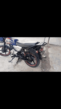 سلام عليكم دراجه بوكسر مديل2020محرك مجفت شركه لا تبخير لا تنقيص شلعه ومعدل تجي أجربها وتفحصها يمي او اذا تحب توديها الفيتر محركها يخبل كهربائيات كامله سلف هندر بيها ضوه زنون عالي ناصي بس نقصها اشاير وقبغ تانكي ما ينقفل +القبغ مال زنجيل عندي كامل ونضيف الدراجه أوراقها ضايعه اكفلك سرقه وعشاير واسويلك مكاتبه سعره750 الف وبيها مجال بصيط مكاني بغداد الزعفرانية 
***********
