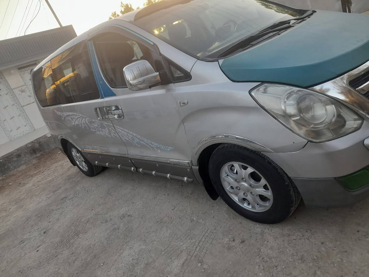 للبيع ستاركس موديل ٩بابل رقم انكليزي سنويه لغاية ٣٠ محرك مسكر جيد مكفوله من الحادث صبغ الجاملغ الخلفي الأيسر  من كوريا تبريد ثلج السيارة كامل مواصفات بلادي مسكر كير عادي السعر ١٢٥$نقد وتحويل ثاني يوم موبايل ***********المكان بغداد بسمايه ناحية الوحده تحياتي لكم
