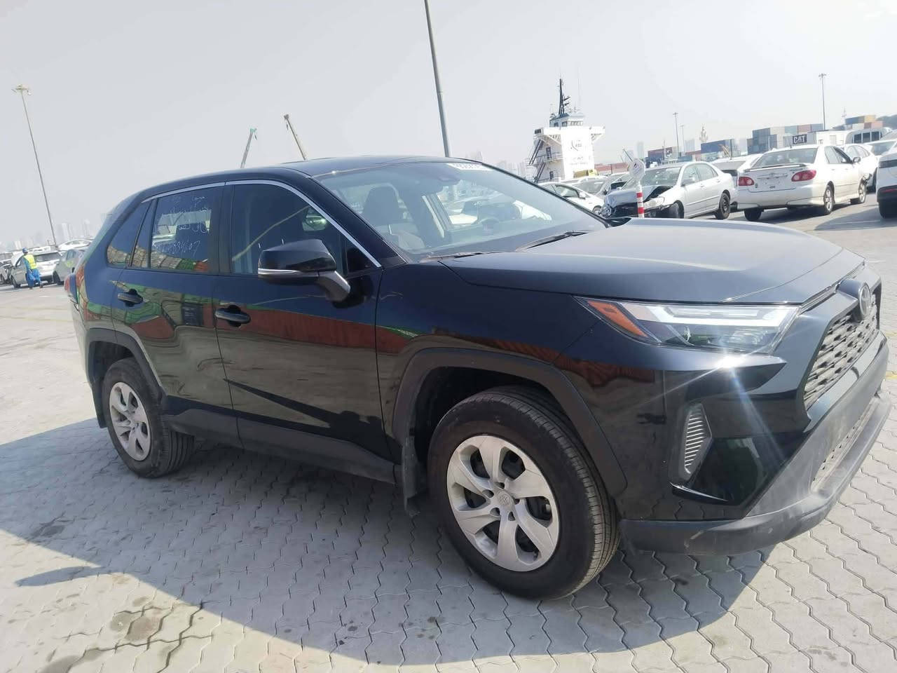 سيارة تويوتا راف 4, موديل LE 2024, السيارة مكفولة من الشواصي والدواخل وألأيرباكات، بجم & خلف كبس، ماشية 20 الف ميل، كير& محرك بشرط، تبريد & تدفئة على وضعية الشركة، رادار أمامي وخلفي وفي الجوانب وباقي المواصفات المعروفة في الراف 4, السيارة ما ناقصه شي وكلها على وضعية الشركة، صبغ فقط باب الصندوق وشبر من جملوغ الخلفي جهة السايق،  السيارة في دهوك وتترقم شمالي، السعر 220$ مع مجال قليل،. الشراي يتفضل خاص


**إذا كنت صاحب هذا الإعلان وتريد حذفه لأي سبب، رجاءا أرسل رسالة إلى الدعم الفني**