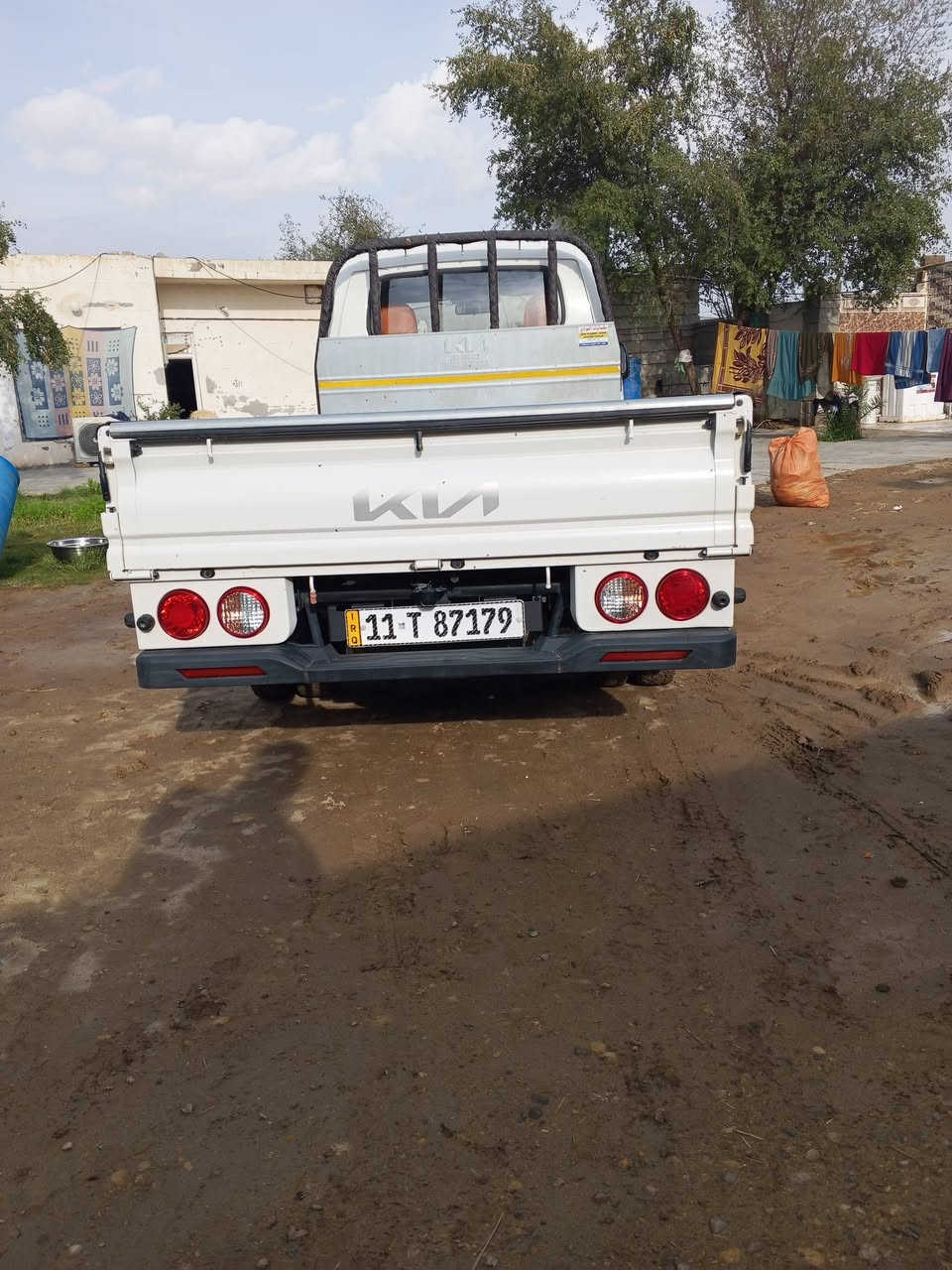 كيه لبيع جديده ومكفوله كفاله عامه رقم بغداد باسمي تحويل مكاني واسط سياره موديل 2025(سياره مال جناي مدوشمه شراي اتصل وتدلل***********
