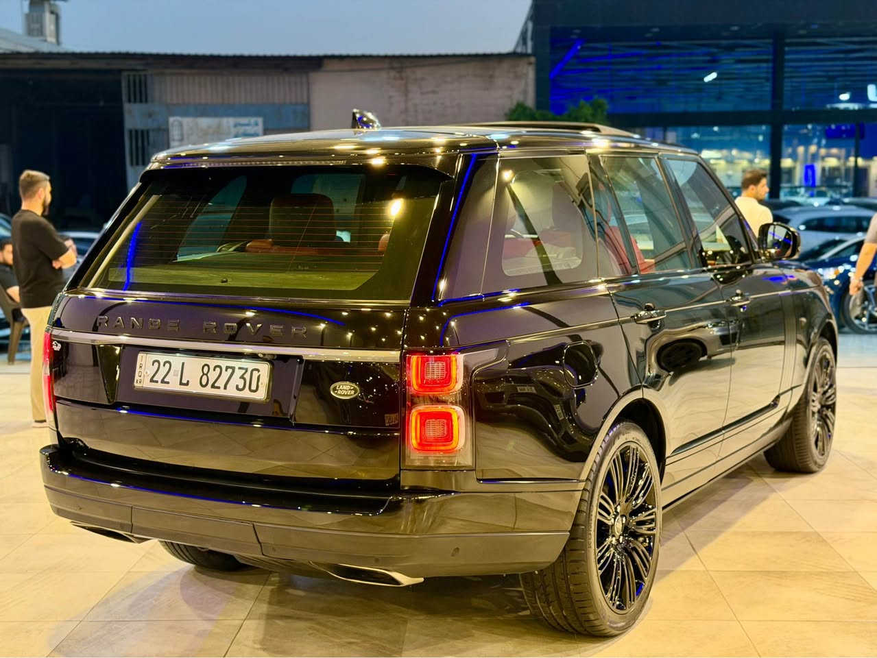 RANGE VOGE 2020
وكالة سردار  توربو V6 
مواصفات 
لايتات ليد زينون متحرك 
حساس امامي خلفي 
رادار امامي جانبي خلفي 
بانوراما 
سيارة بلاك ادشن 
ابواب شفط 
صندوق كهرباء 
باوراما كشنات ميموري 
سماعة ميريديان 
سيارة بدون حادث بدون ارباك 
٢ قطعة و نص صبغ بدون دواخل 
گير محرك علا وضع شركة برغي بشرط 
سيارة ابد مصروف مابي 
مكان سيارة اربيل
٣٨٨$
*********** وتس اب
*********** أربيل, العراق
