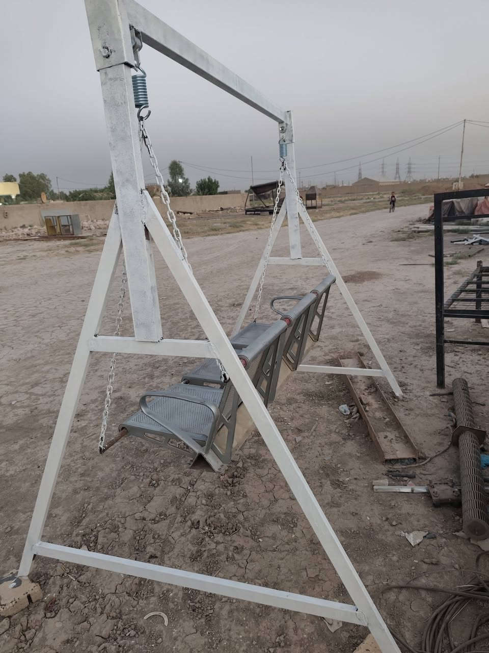 سلام عليكم ورحمة الله وبركاته مرجوحه للبيع العدد 2 واحده كبير وحده صغير العنوان بغداد جسر ديالى للستفسار ***********

