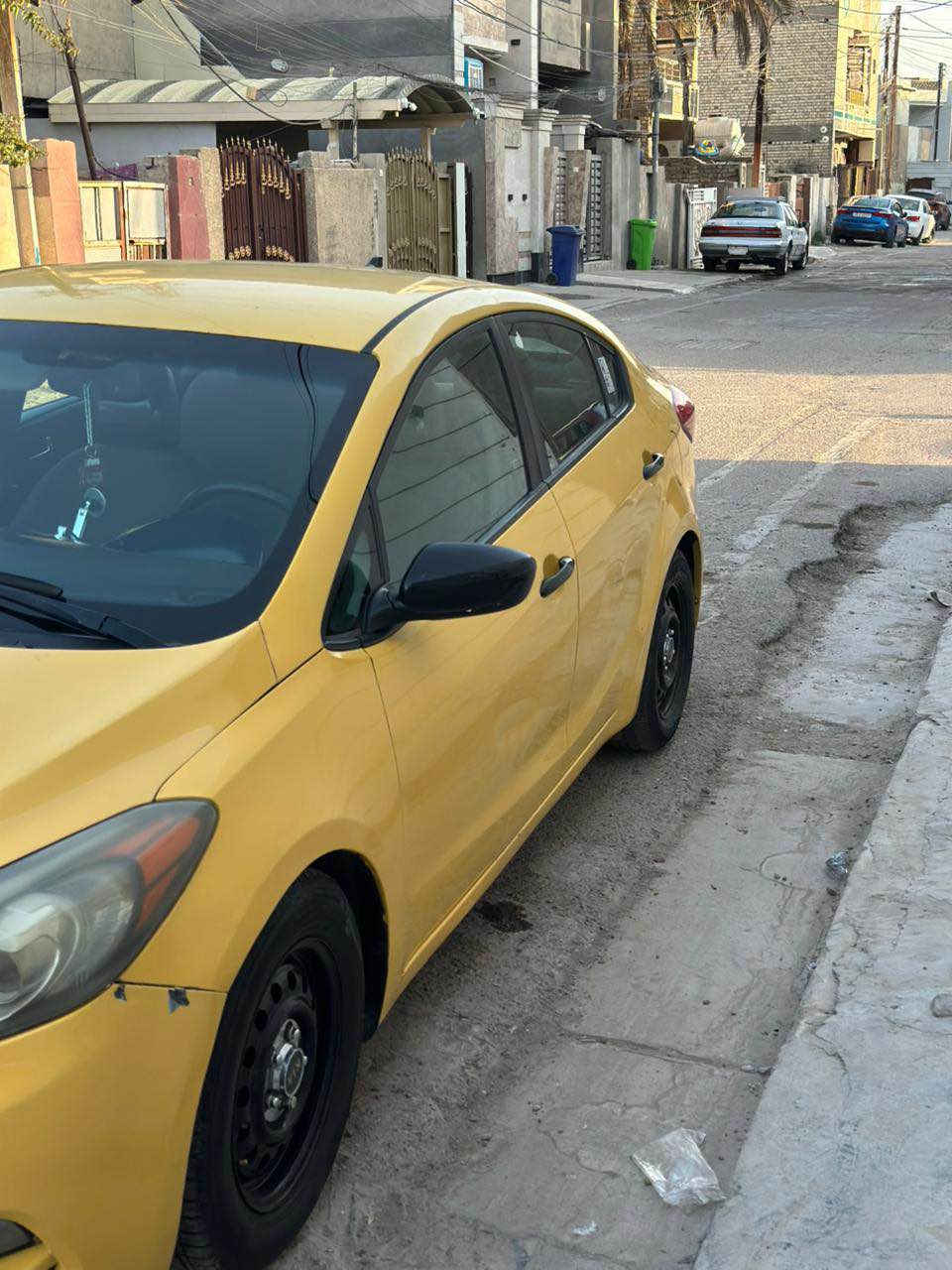 السلام عليكم كيا فورتي موديل 16وارد امريكي للبيع حادثها جاملغ وبنيد  بيها رعصات بسيطه كير محرك بلادي نظيف السيارة مناقصها بس مشط ستيرن بدايه طركعه بيها السياره باسمي عارضها 108 وبيها مجال للاستفسار. *********** بغداد, العراق
