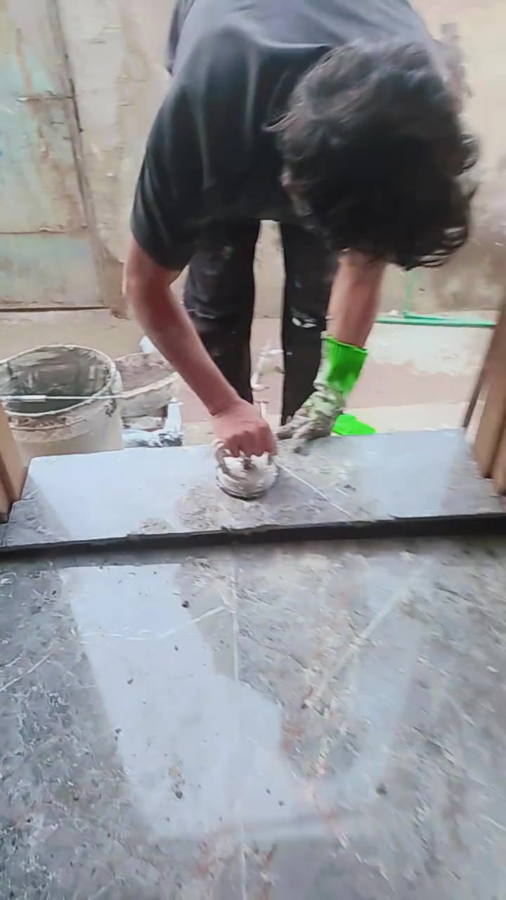 السلام عليكم خلفه  لباخ ارضيات متفرغ حالين لبخ جص اسمنت 
واحهيات اشتغل متر يوميه كباله  
التواصل انتصال ***********
او خاص
